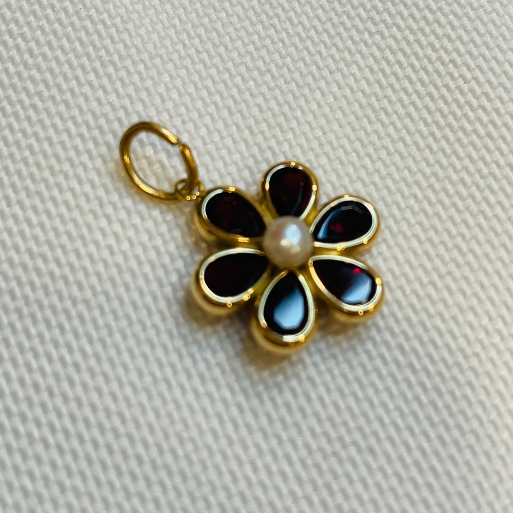 Vintage 14k Yellow Gold Red Garnet Pearl Flower Charm Pendant - Picture 2 of 4